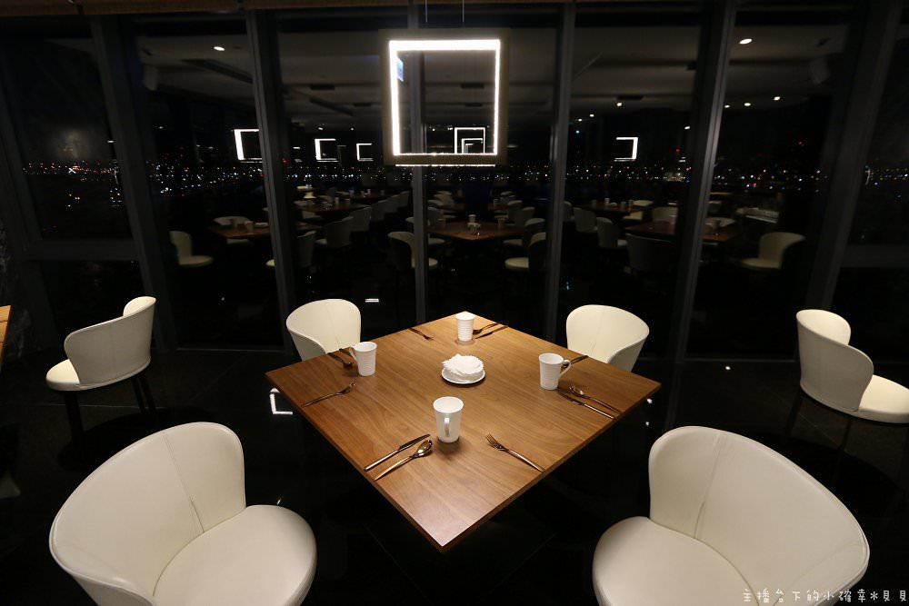 台北宿之酒店| 法蘭西新料理餐廳，17樓高樓層俯瞰淡水河浪漫夜景