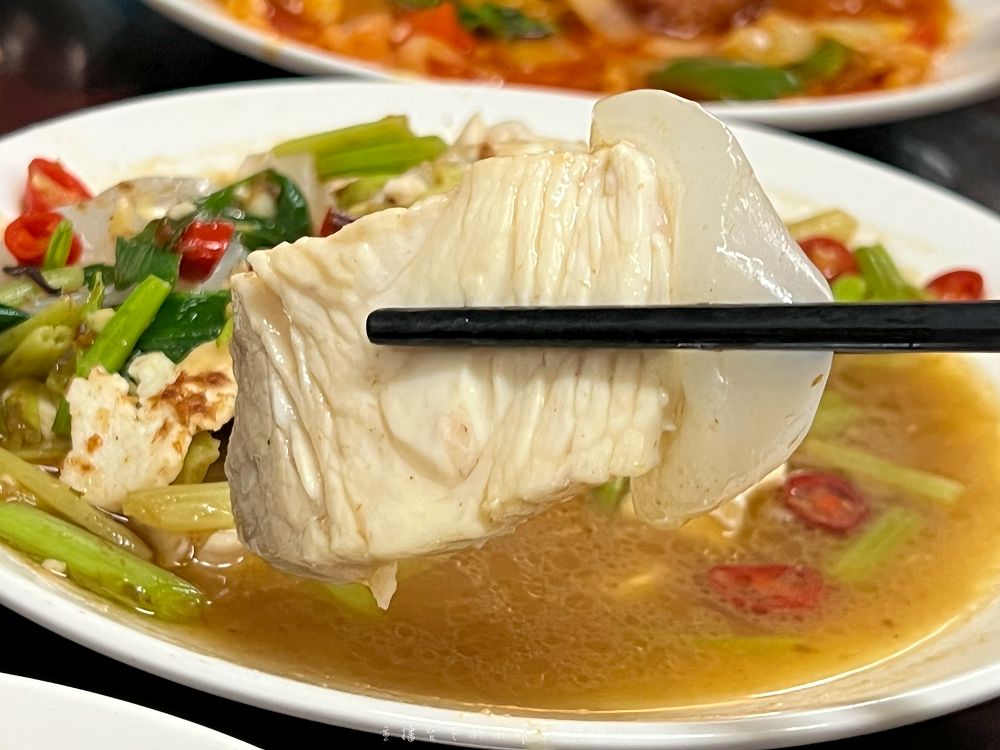 花蓮美食欣欣麵館龍蝦海鮮鍋必點料理生魚片